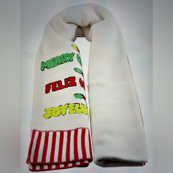MERRY XMAS HOLIDAY GREETINGS DESIGNER SCARF 💕🧣 - Picture 2 of 3